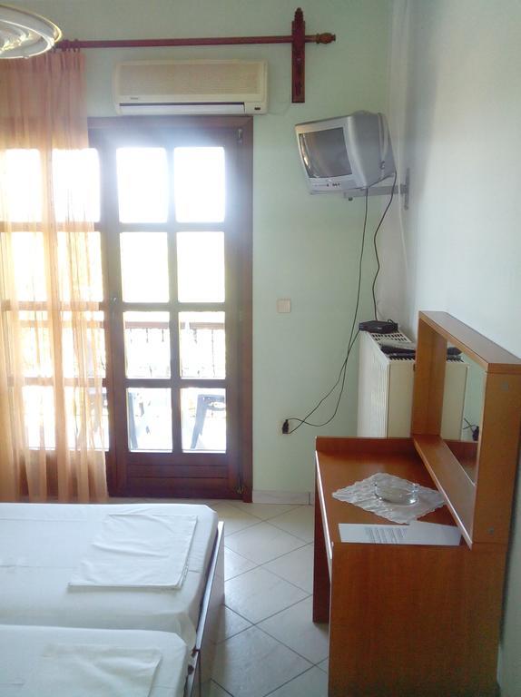 Villa Thomi Skala Rachoni  Bilik gambar