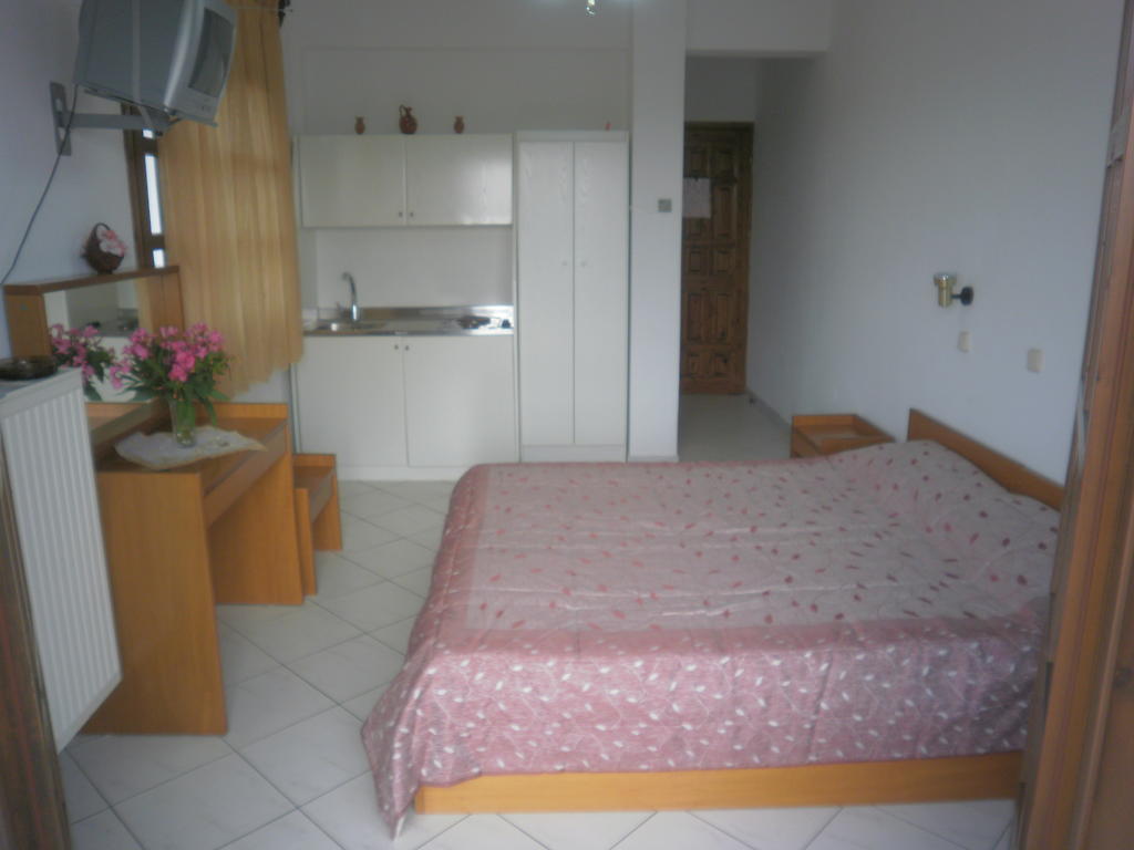 Villa Thomi Skala Rachoni  Bilik gambar